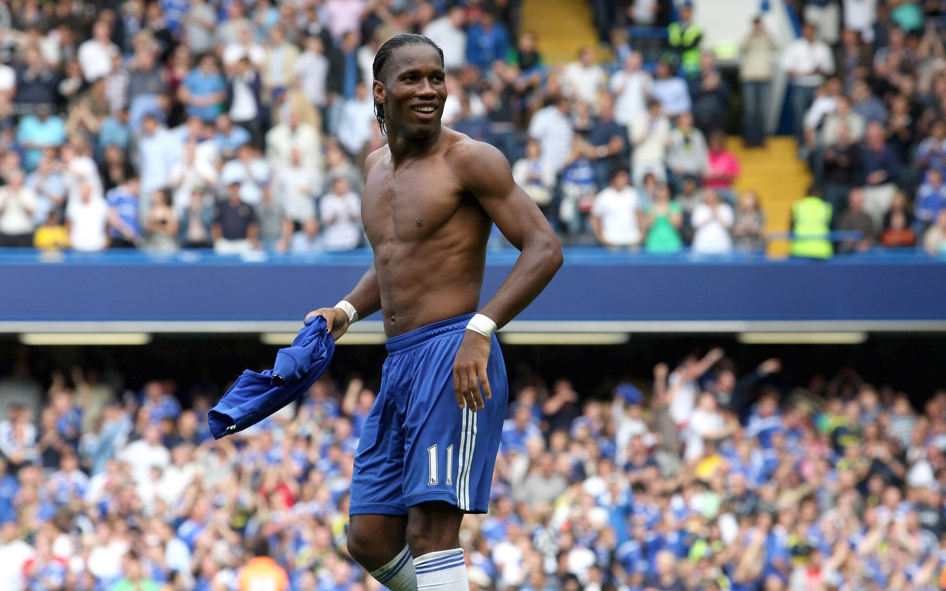 全红婵笑看镜头状态不错，全红婵全