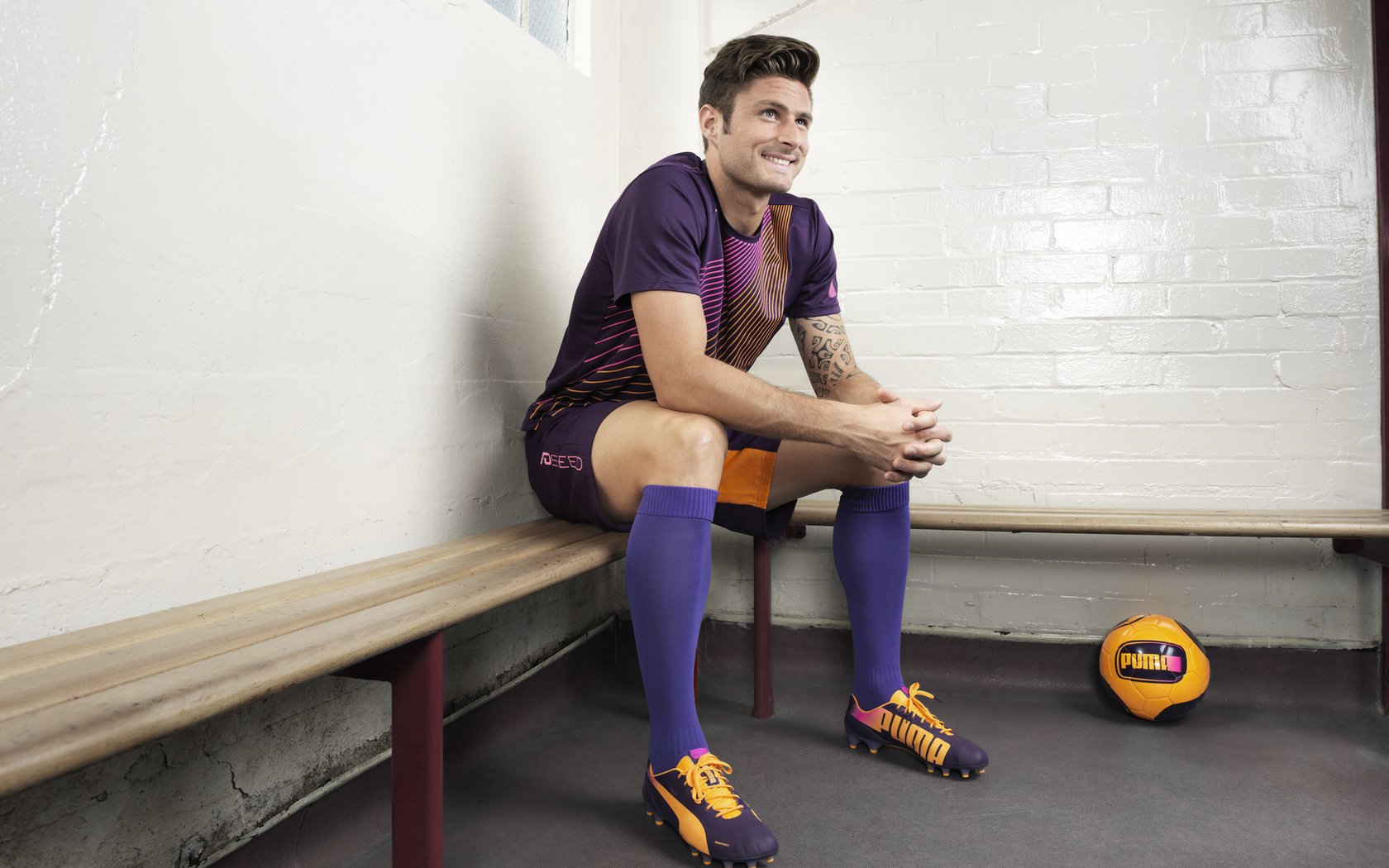 荷兰国家队在国际赛中连续取胜,士气高昂